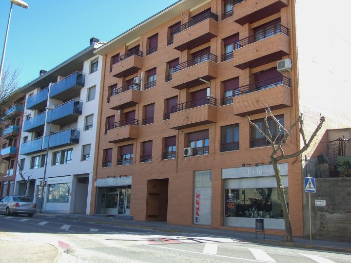 SE ALQUILA APARTAMENTO