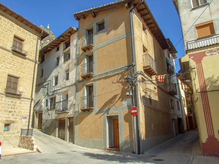 Se vende casa en la Plaza Fantón de Graus (Huesca)